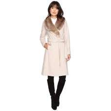 Пальто с меховым воротником Guess